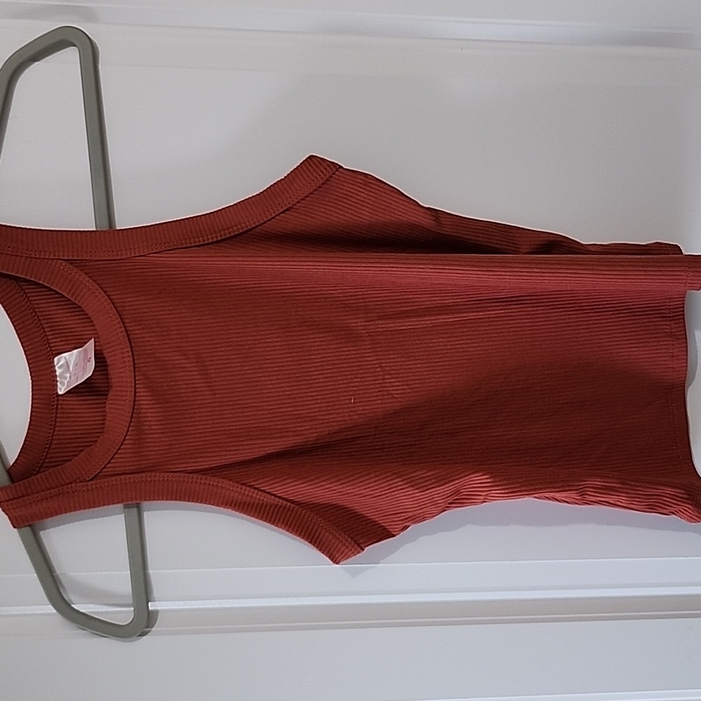 Sleevless top